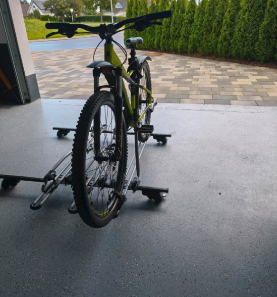 Thule Dachfahrradträger 1 bis 4 Stück mieten in Denkingen